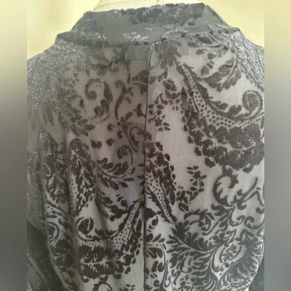 NWT Express Black Velvet Top- Medium - Picture 5 of 9